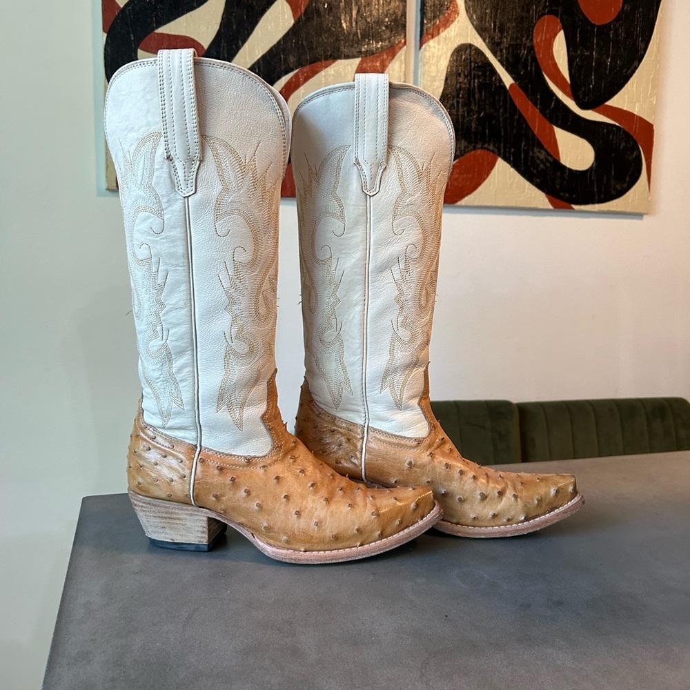 Woodland - Stylish Tan and White Women's Cowboy Boots